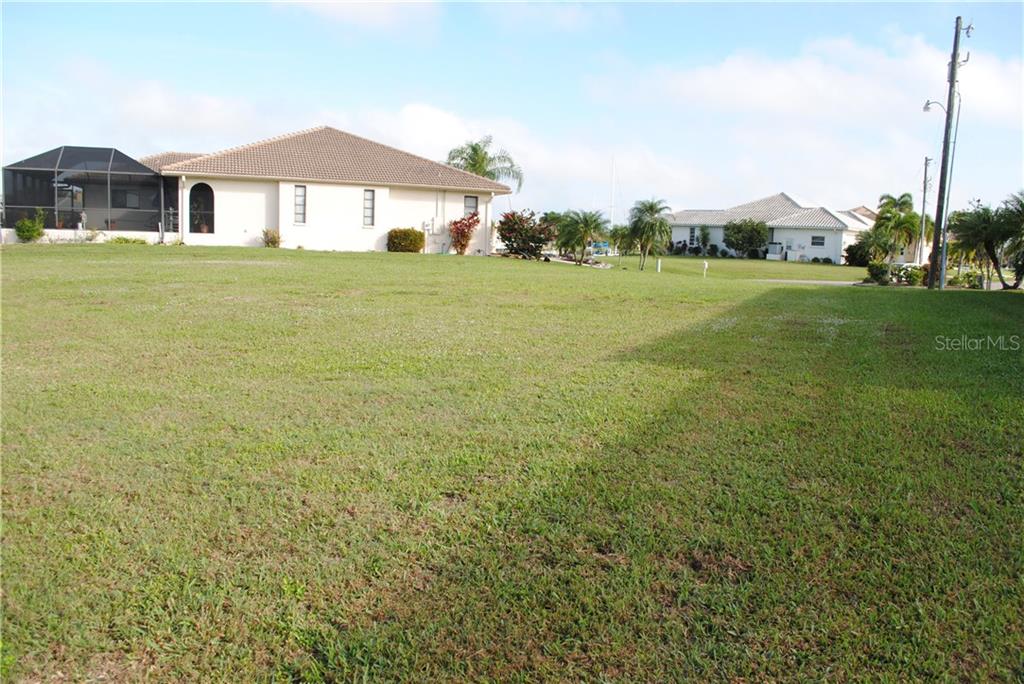300  SEGOVIA DR ,PUNTA GORDA,33950
