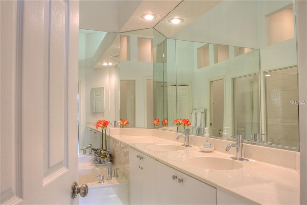 7911  WHITEBRIDGE GLN ,UNIVERSITY PARK,34201