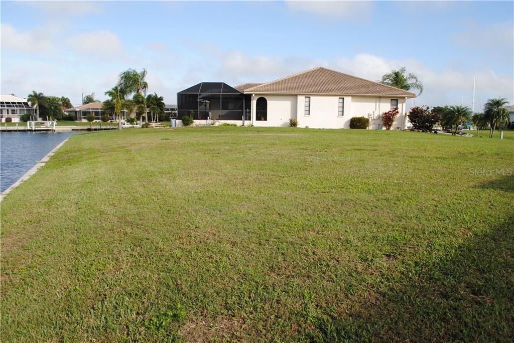 300  SEGOVIA DR ,PUNTA GORDA,33950
