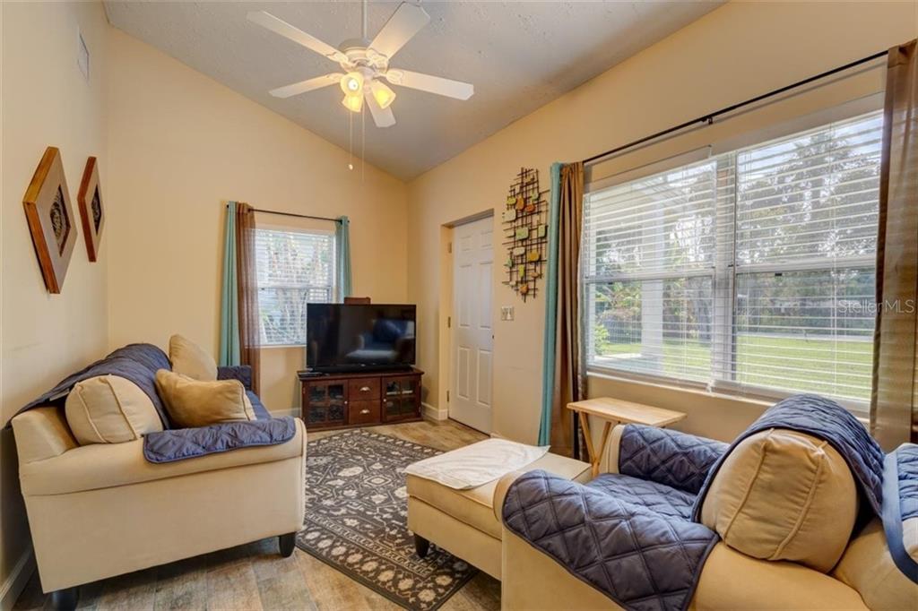 5241 ALPACA DR,WEEKI WACHEE,34607