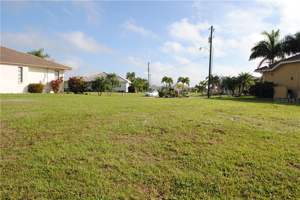 300  SEGOVIA DR ,PUNTA GORDA,33950