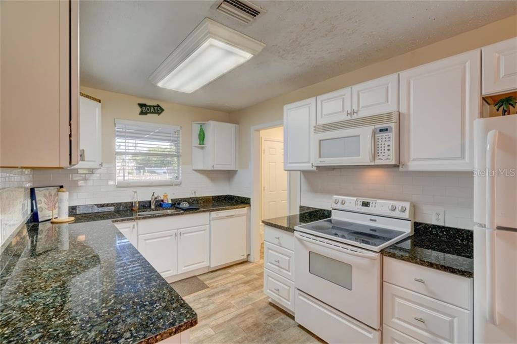 5241 ALPACA DR,WEEKI WACHEE,34607