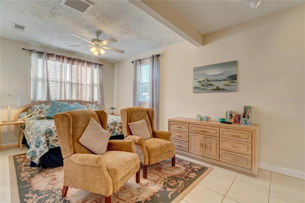 5241 ALPACA DR,WEEKI WACHEE,34607
